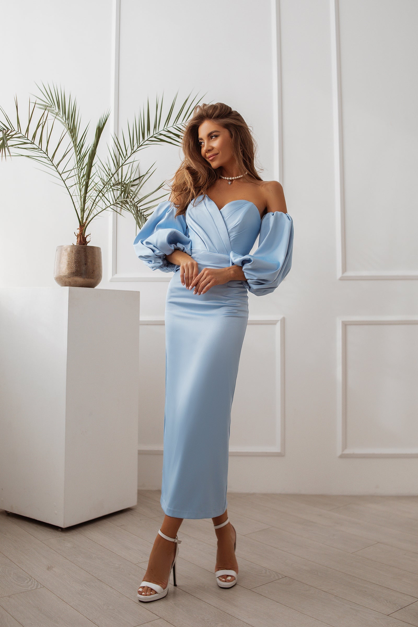 Strapless Puff Sleeves Midi Dress In Blue