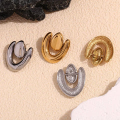 Oval U shape earrings