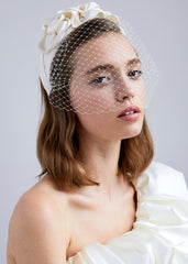 TRIPLE Rosette With Veil In Cream