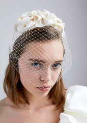 TRIPLE Rosette With Veil In Cream