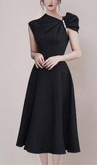 Asymmetric Sleeve PearlS Midi Dress In Black