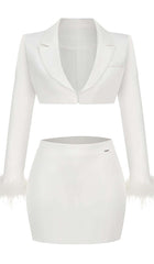 FeaTherS Jacket And Short Skirt In White