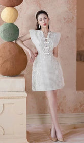 Lace Waist-Tightening Midi Dress In White
