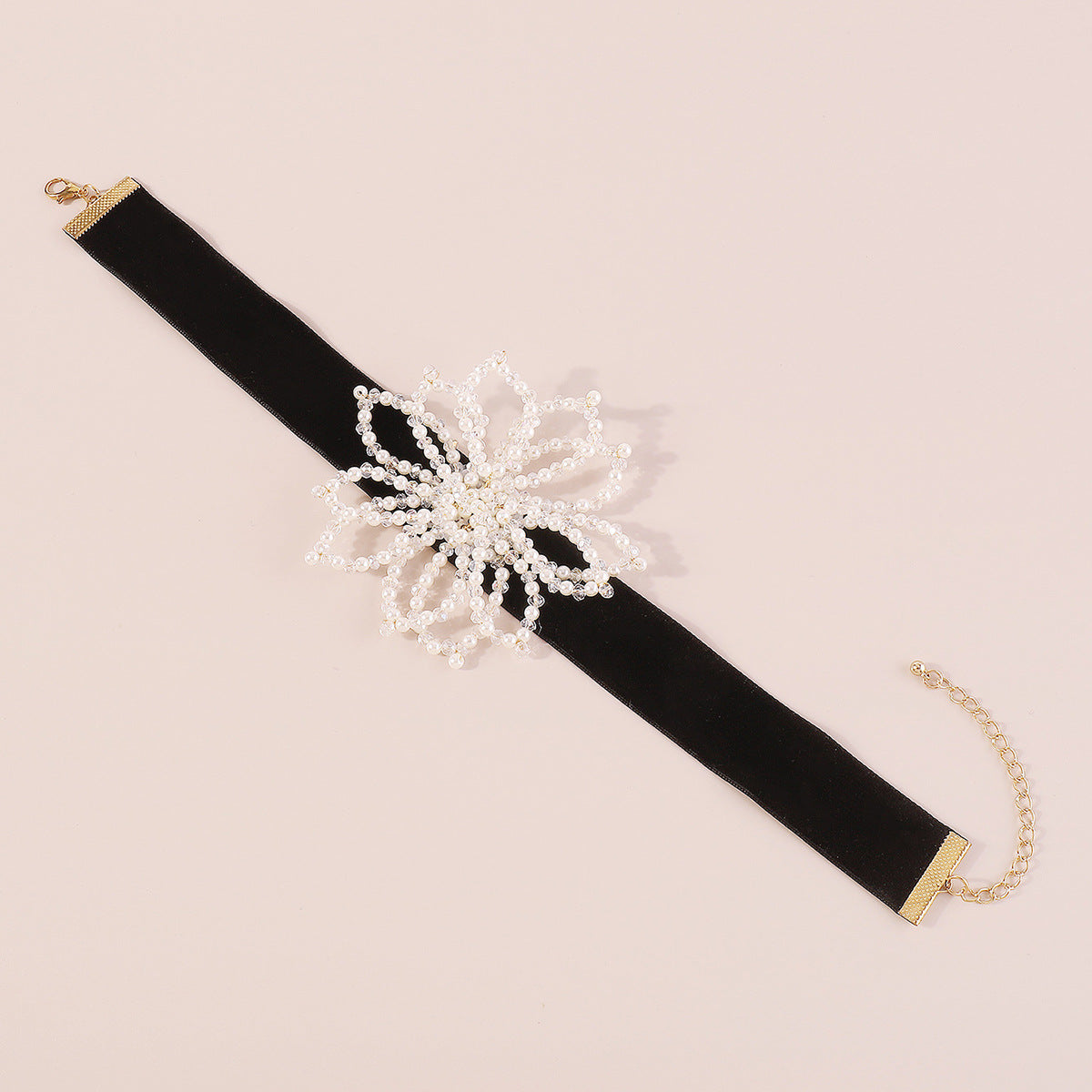 Exaggerated Pearl Floral Choker