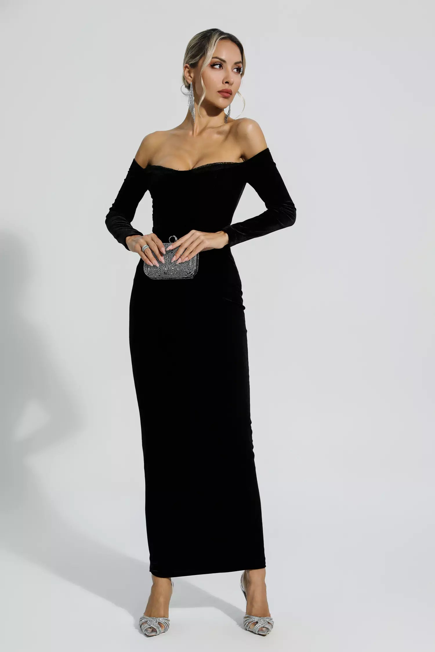 Keilani Black Velvet Long Sleeve Maxi Dress – Krzno