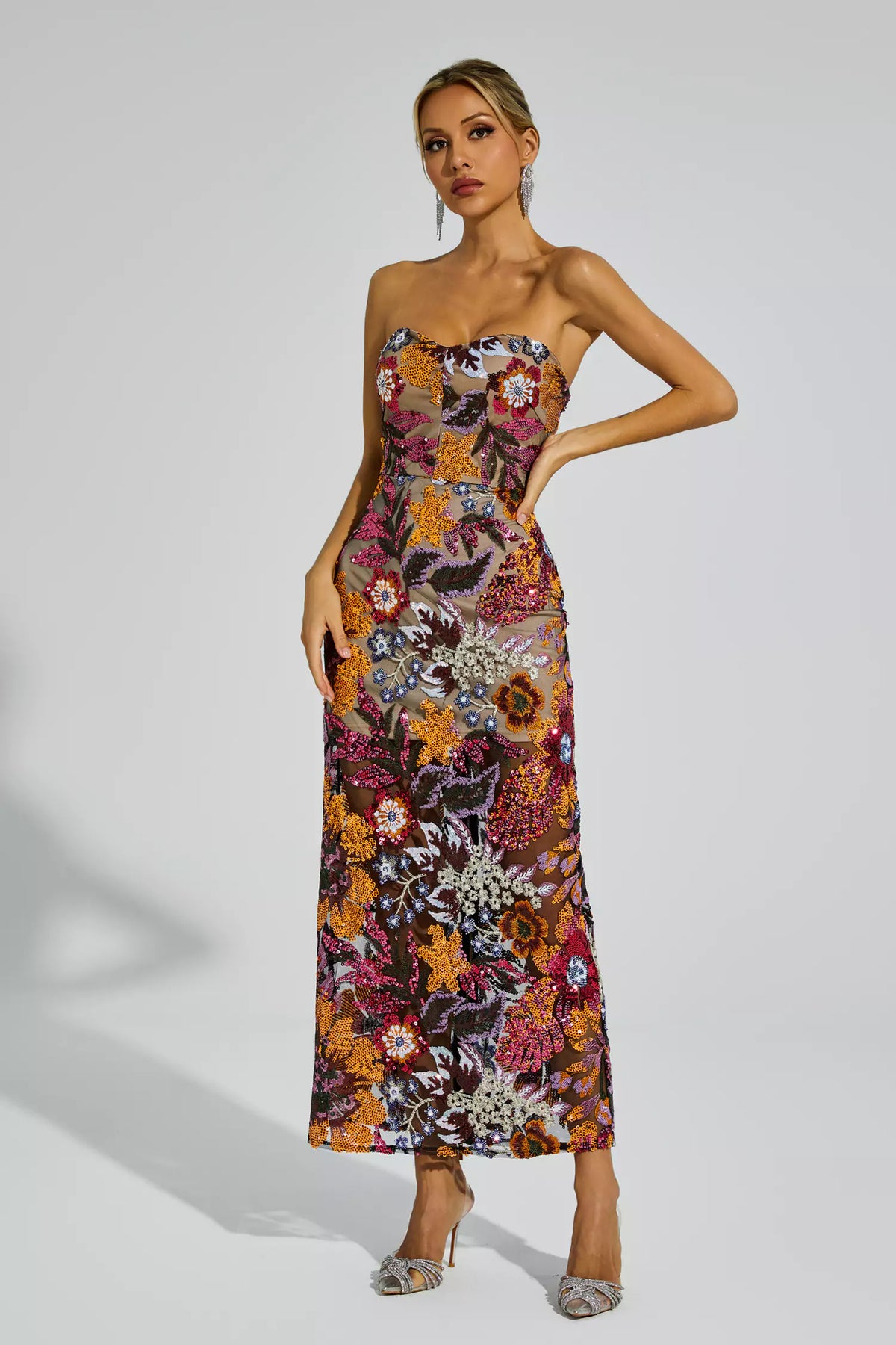 Leanna Red Flower Embroidered Maxi Dress – Krzno