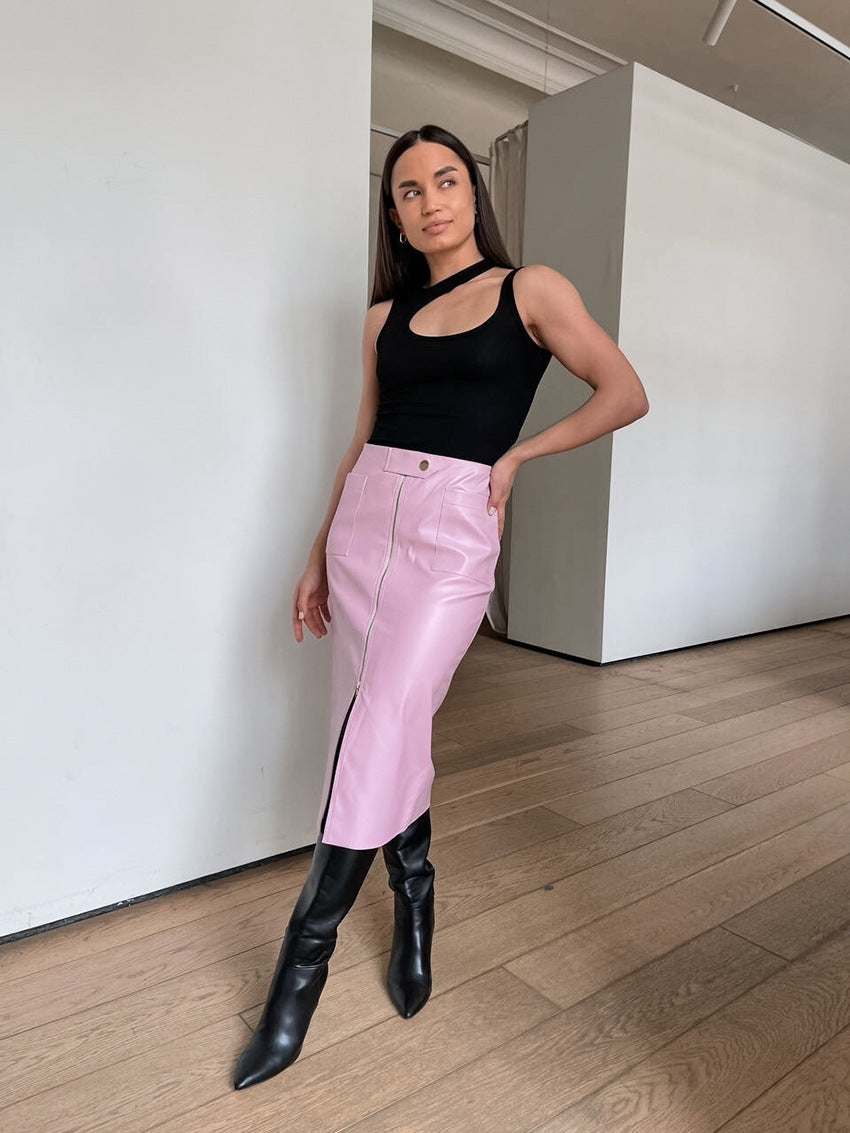 Rosa Lederrock mit Schlitz