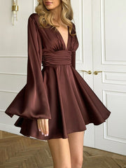 V-Neck Long-Sleeved Short Skirt